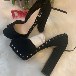 Shoe Dazzle/Just Fab retro studded heels